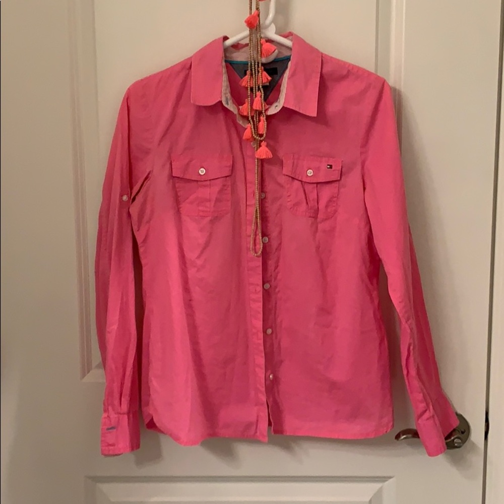 Tommy Hilfiger button up🌺 Super cute!